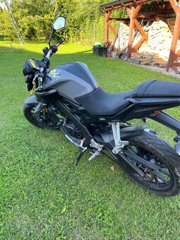Yamaha mt 125 - 4