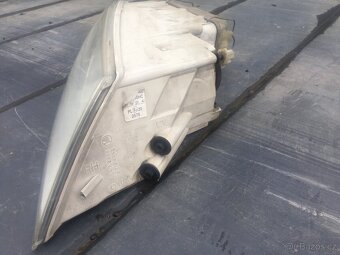 Přední pravé světlo - Octavia II - spolujezdec - pěkný stav - 4