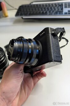 Prodám Fujifilm X-E4 s příslušenstvím - 4
