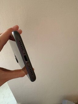 iPhone 11 - 4