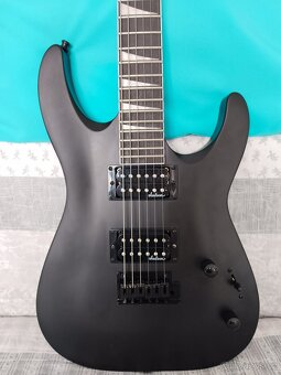 Prodám Jackson JS22 Dinky BLK AH s pevným pouzdrem - 4