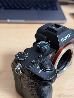 Sony Alpha A7 III tělo - 4