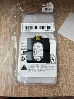 iPhone 16e 128GB Black - 4