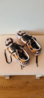 Oranžové dívčí vzorované tenisky Vans - 4