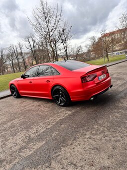 Audi S8, V8 382 kW (520 koní) - 4
