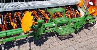 Kultivační secí stroj AD 303 - 4