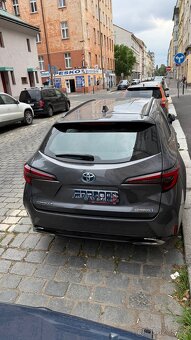 Toyota Corolla 2023 21,400 km 1,8 hybrid 499,000 Kč - 4