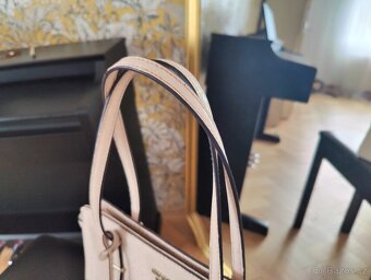 Kabelka Guess - 4