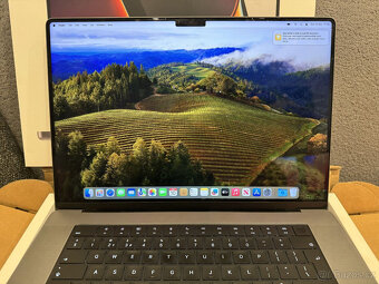 MacBook Pro 16 2021, M1 Max, 10jádrový procesor, 24jádrová g - 4