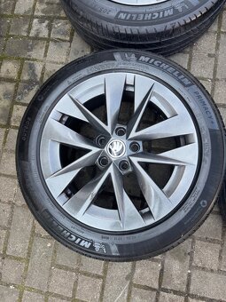 ORIGINÁL Alu Škoda ROTARE R17, 5x112 - LETNÍ PNEU - 4