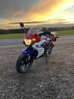 2012 Honda cbr125r - 4