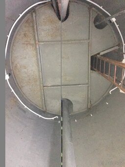 Vodojem - výška 36metrů I S POZEMKEM - 4