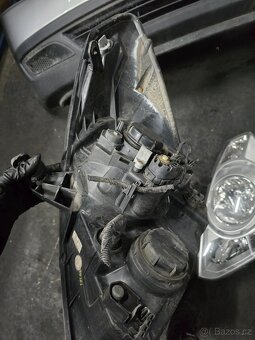 Hyundai H1 světla, kapota - 4