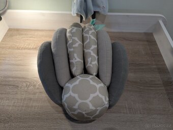 Nastavitelný kojicí polštář Tiibaby Elevate - 4