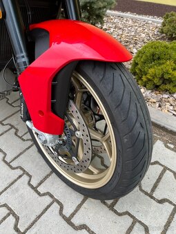 Moto Guzzi Mandello - 4