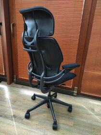 Kancelářská židle HUMANSCALE FREEDOM (PC 35000,-) - 4