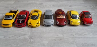 modely Bburago 1/18 starší na díly či opravu - 4