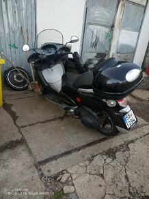 Aprilia Scarabeo 500 - 4