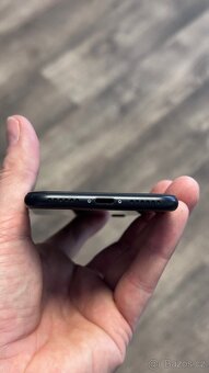 iPhone SE 2020 - 4