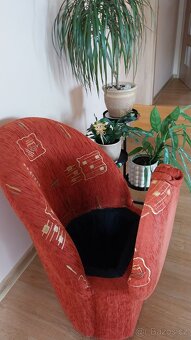 Malé křesílko s úložným prostorem - 4