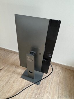 Dell 27” UltraSharp (USB-C 65w power delivery) - 4