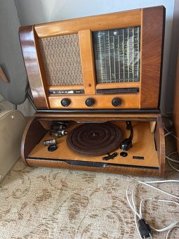 Rádio Tesla Largo s gramofonem - 4