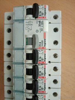 Jistice a jednofazovy chranic - 4