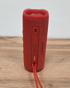 Přenosný reproduktor JBL Flip 6 červený 30 W - 4
