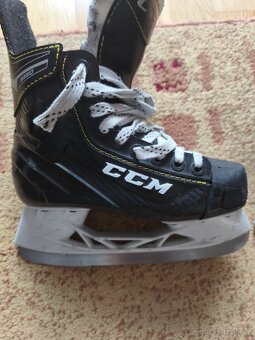 Lední brusle chlapecké CCM vel. 35 - 4