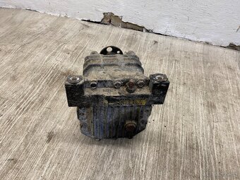 HYUNDAI SANTE FE I 2.4 107KW 4x4 00-06 - ZADNÍ DIFERENCIÁL - 4