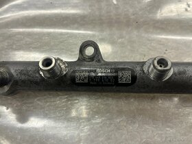 KOMPLETNÍ VSTŘIKOVACÍ LIŠTA S ČIDLEM 3.0D525D 0445216023 - 4