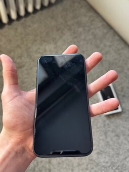 IPhone 11 + příslušenství - 4