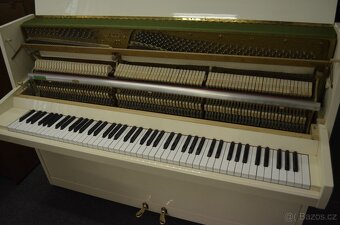 Bílé Pianino Hellas. - 4
