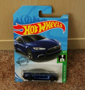 HOT WHEELS sth 3x top stav, TESLA, CORVETTE, VW - 4