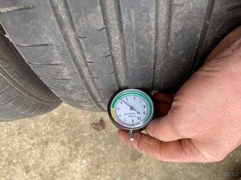 Pneu 245/40 R19 - 4