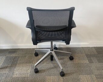 Kancelářská židle Herman Miller Setu ZÁNOVNÍ - 4