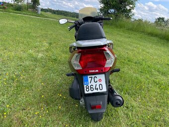 Skútr Daelim 125 cm řidičák B - 4