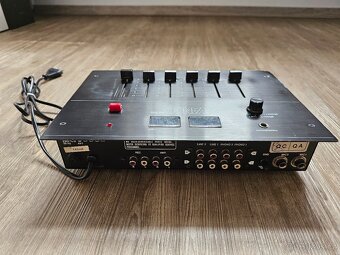 PRODÁM STARÝ KOMPAKTNÍ MIX PULT VIVANCO MX 700 - 4