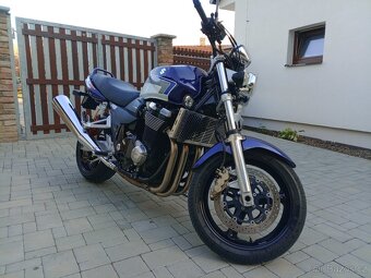Suzuki GSX 1400 - 4