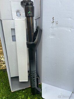 vzduchová vidlice RockShox Recon - 4