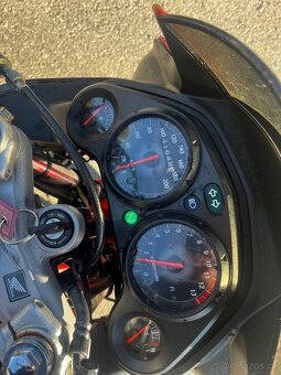 Honda cbr 125r - 4