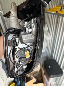 Prodám pravé zrcátko na BMW 5 řady G. ( z G30) - 4