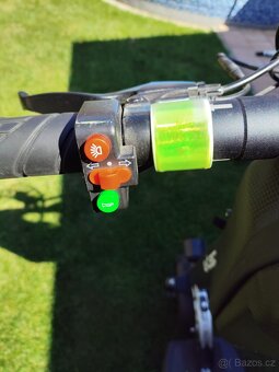 Elektro koloběžka W-tec 700W/ 10" - 4