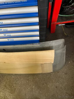 Renault R8 sklo. - 4