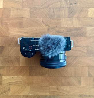 Sony ZV-10E - 4