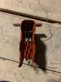 Úchyty z drátěné oceli, Lakované. - 4