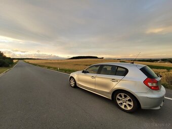 Nadčasová stříbrná kráska BMW 118D hledá svůj nový domov - 4