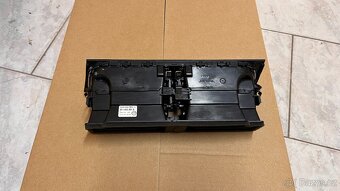 MŘÍŽKA PŘÍVODU VZDUCHU AUDI A4 B8 8T1820951 - 4