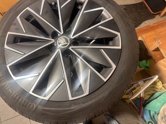 Lita kola skoda superb 3 r 18 vcetne novych pneu - 4