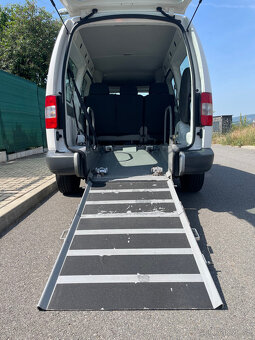 VW Caddy Maxi pro převoz vozíčkáře - 4